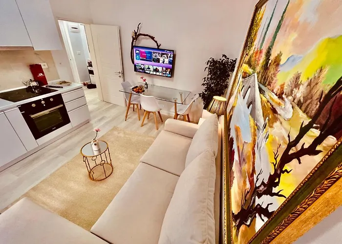 Apartment Leo's View Tirana